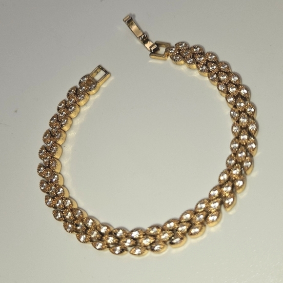 🟢3/$19🟢 Honeycomb Style Rose Gold Faux Faux Diamond Tennis Bracelet Size Small - Picture 3 of 6